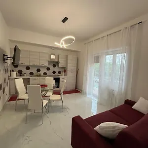 Tiburtina Flats Appartamento